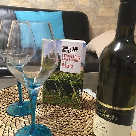 Zwischen Wald Und Reben Апартаменты Gollheim