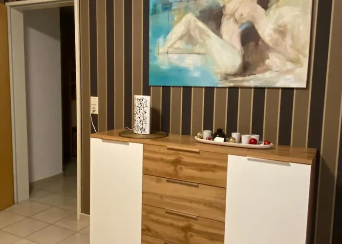 Zwischen Wald Und Reben